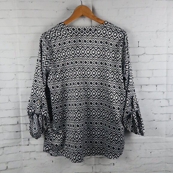 NINETY CLOTHING CO BLACK & WHITE GEOMETRIC DESIGN V NECK 3/5 CUFF SLEEVE TOP - Picture 7 of 7